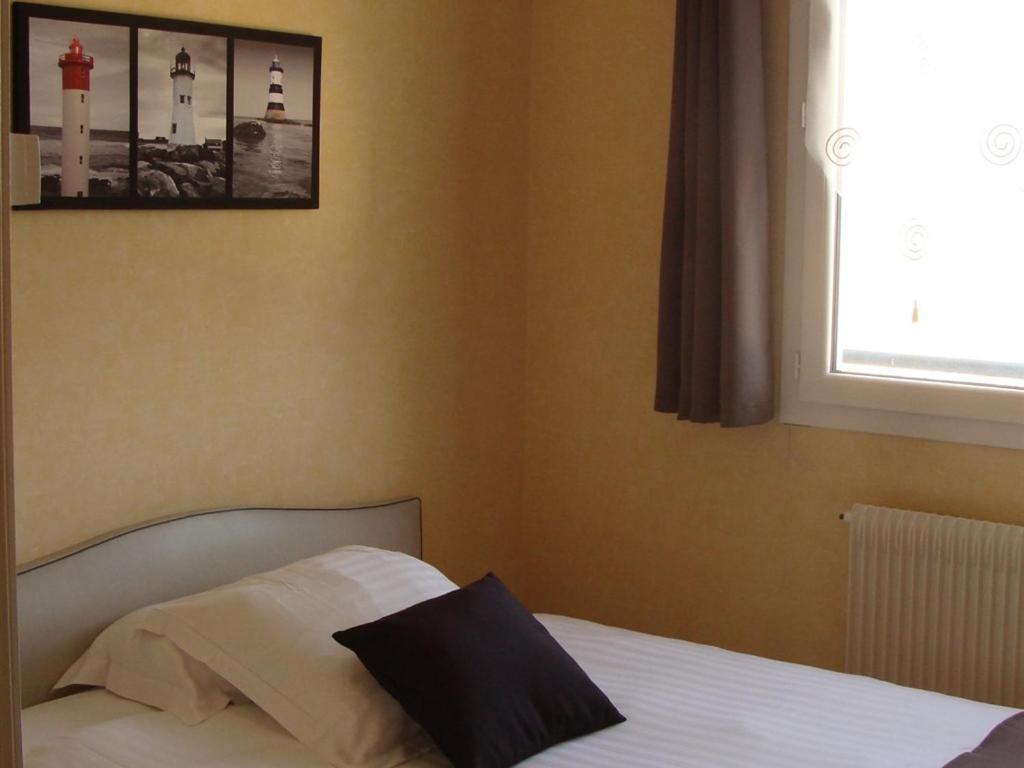 Hotel Le Flaubert Fougères Cameră foto