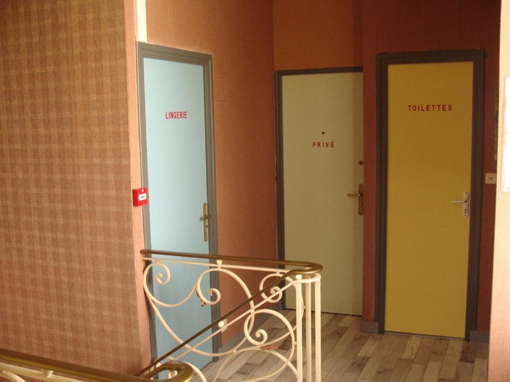 Hotel Le Flaubert Fougères Exterior foto